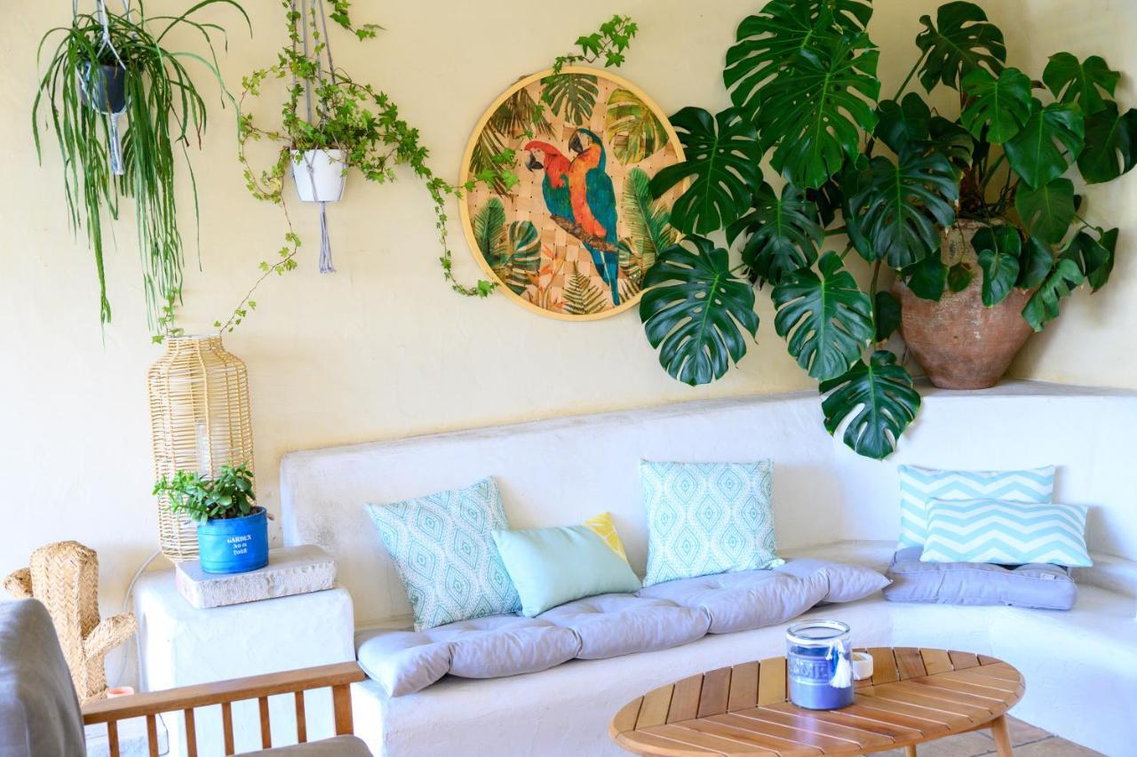 Le Mas De La Source Bed & Breakfast Mougins Bagian luar foto