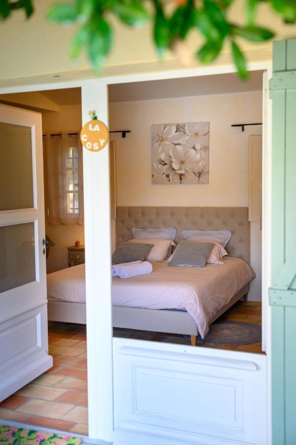 Le Mas De La Source Bed & Breakfast Mougins Bagian luar foto