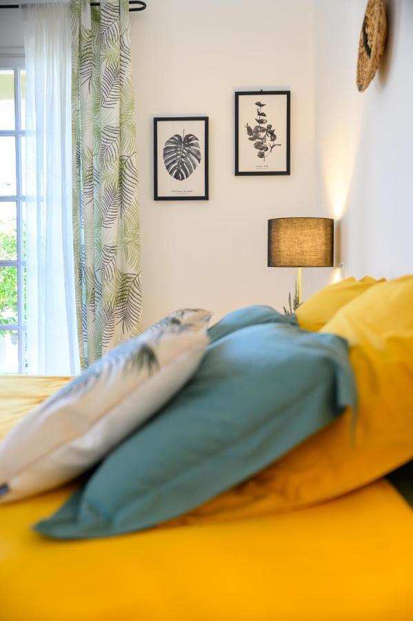 Le Mas De La Source Bed & Breakfast Mougins Bagian luar foto