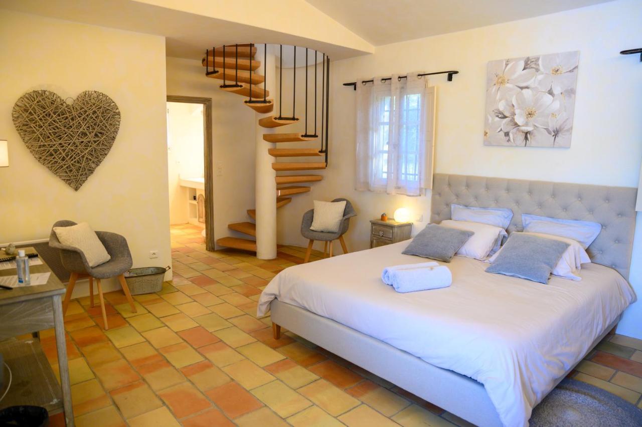 Le Mas De La Source Bed & Breakfast Mougins Bagian luar foto