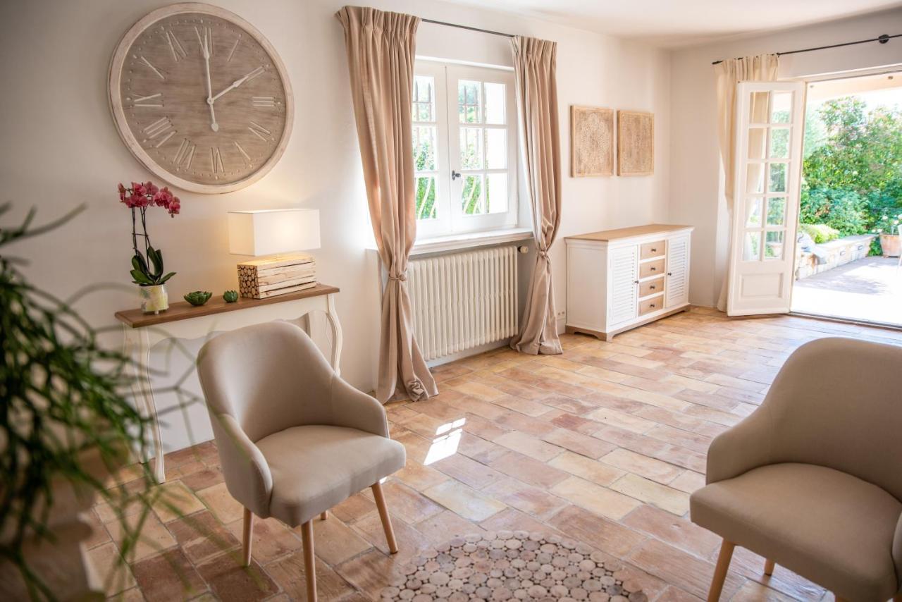 Le Mas De La Source Bed & Breakfast Mougins Bagian luar foto